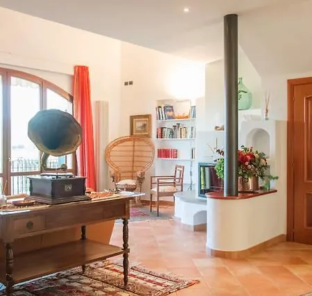 Madonna Della Rosa Apartment *